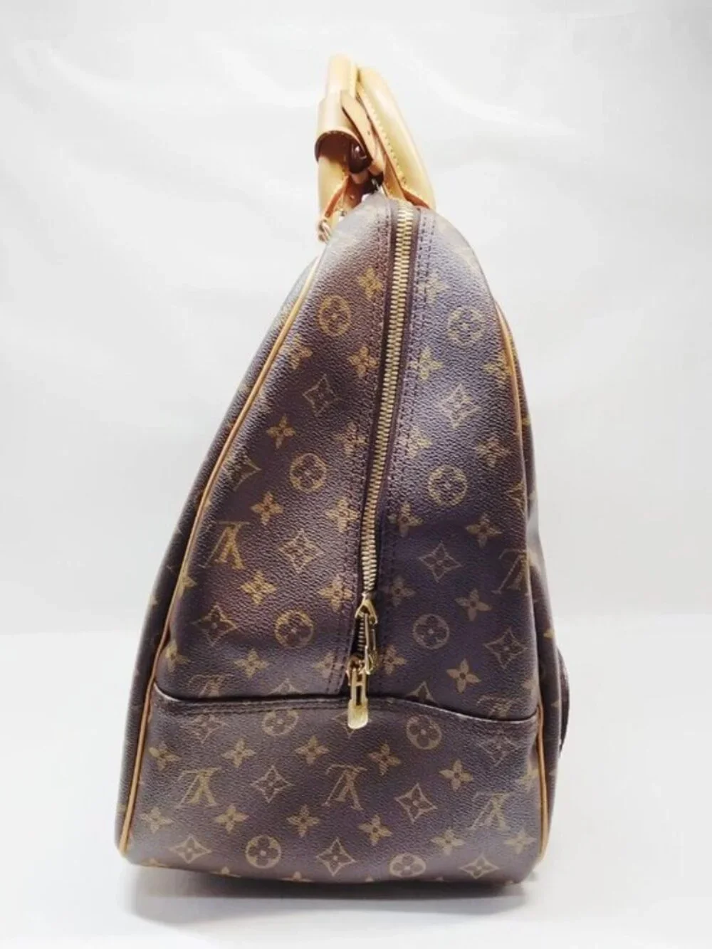 Authentic Louis Vuitton Evasion MM Monogram Travel Bag